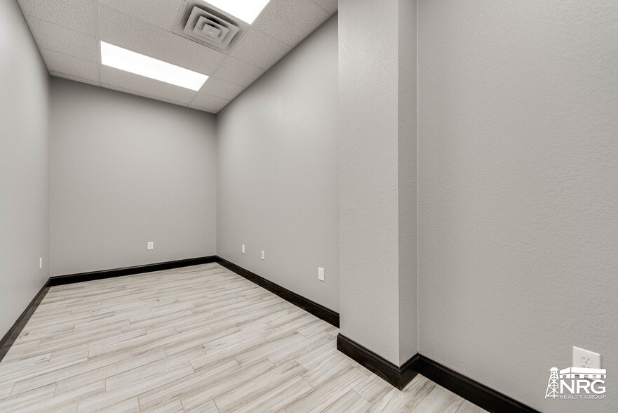 More Photos Of 11601 W County Road 125, Odessa Warehouse For Lease