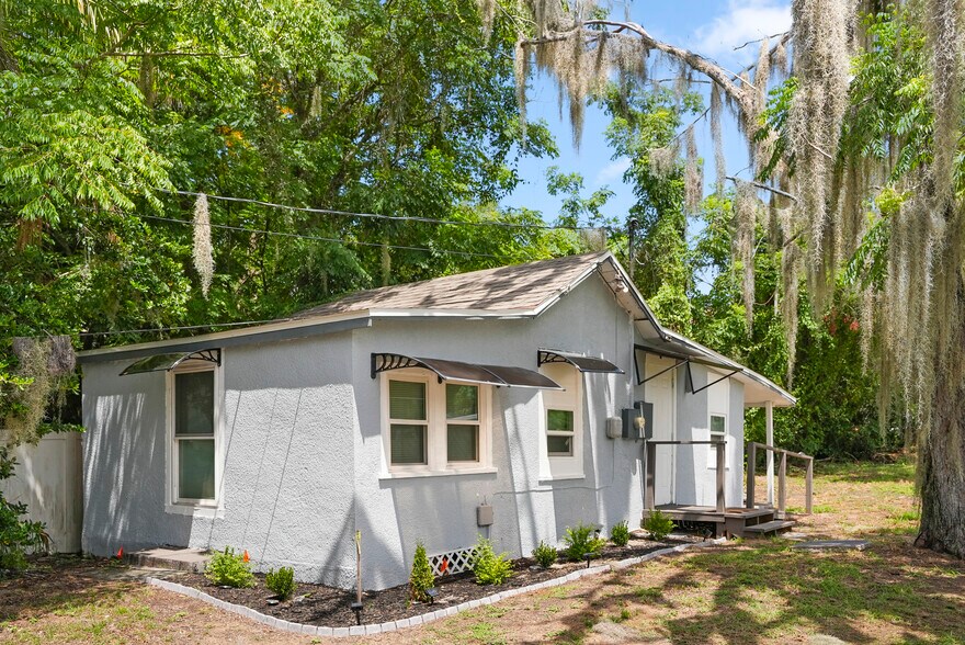 More Photos Of 205 S Grove St, Eustis Apartments For Sale
