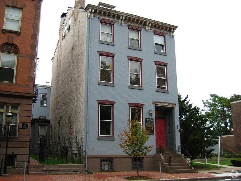 More Photos Of 142 W State St, Trenton Office For Lease