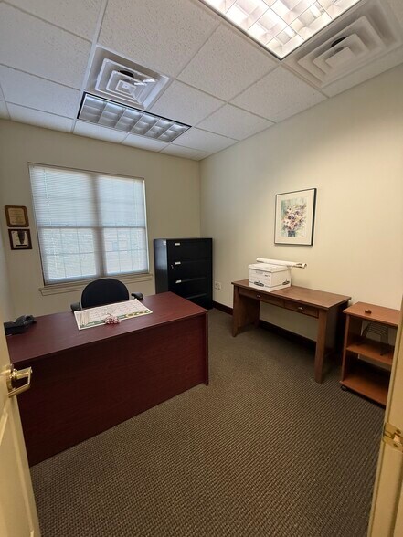 More Photos Of 5665 S Transit Rd, Lockport Office For Sale