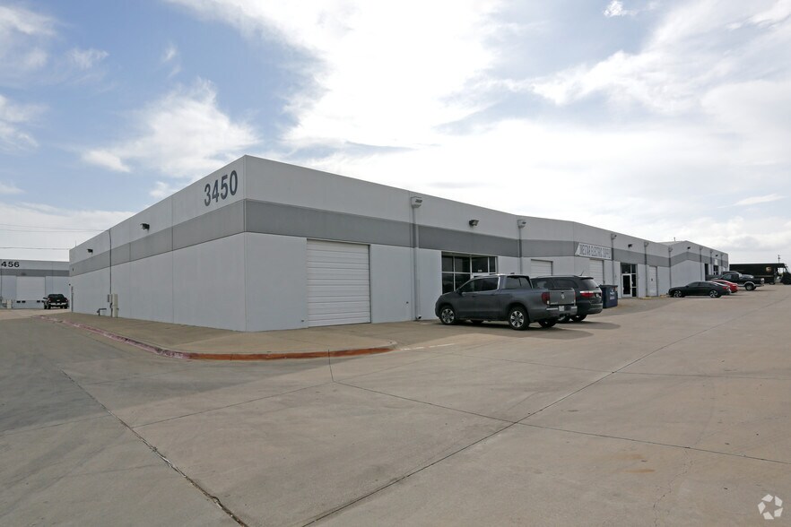 More Photos Of 3450 Alemeda St, Fort Worth Warehouse For Lease