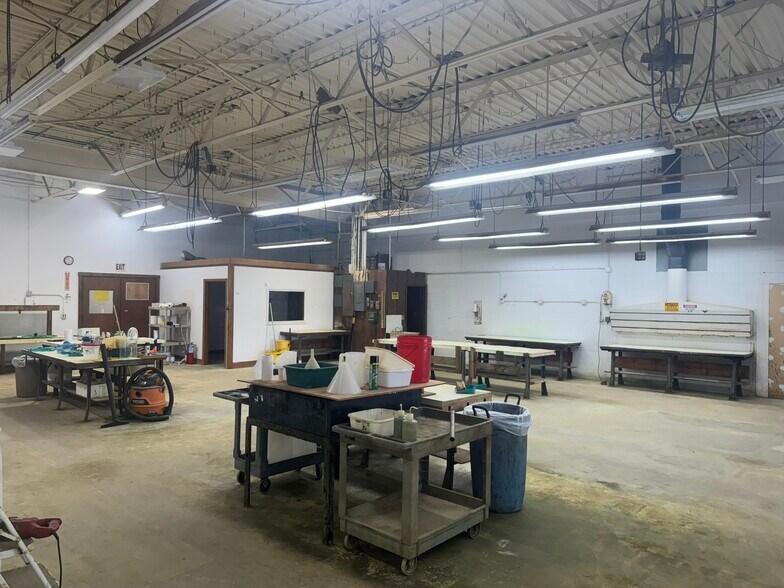 More Photos Of 18 Thompson Rd, East Windsor Light Manufacturing For Sale