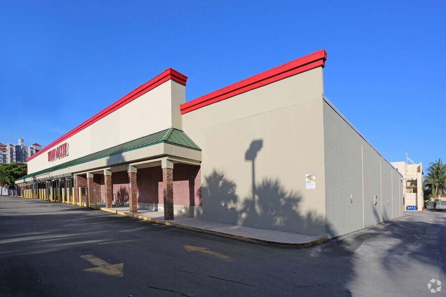 More Photos Of 1625 Cordova Rd, Fort Lauderdale Supermarket For Lease