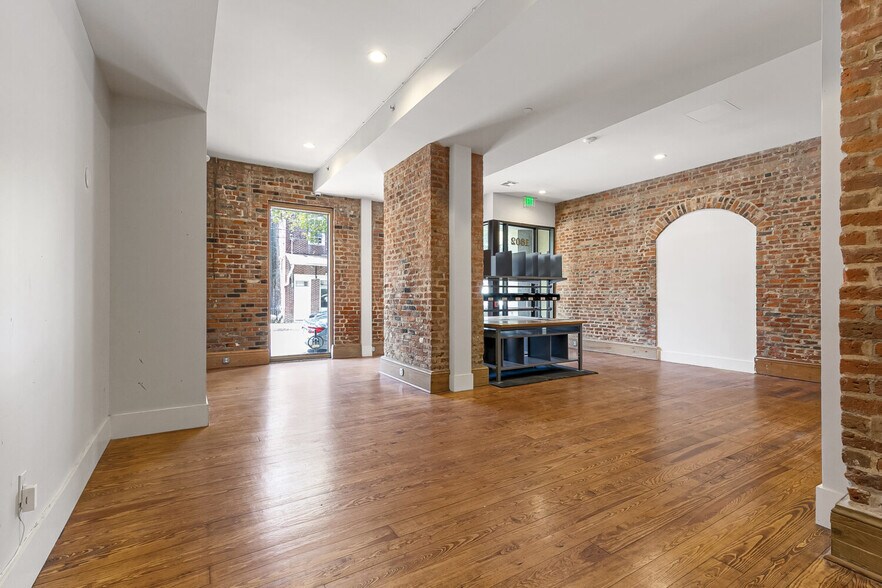 More Photos Of 1600 Prytania St, New Orleans Freestanding For Lease