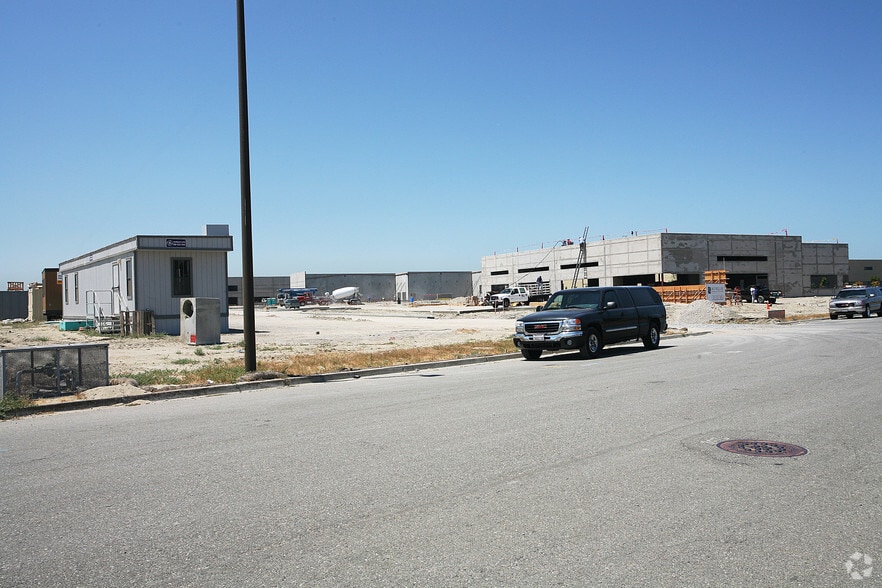 More Photos Of 2020 N Loop Rd, Alameda Warehouse For Lease