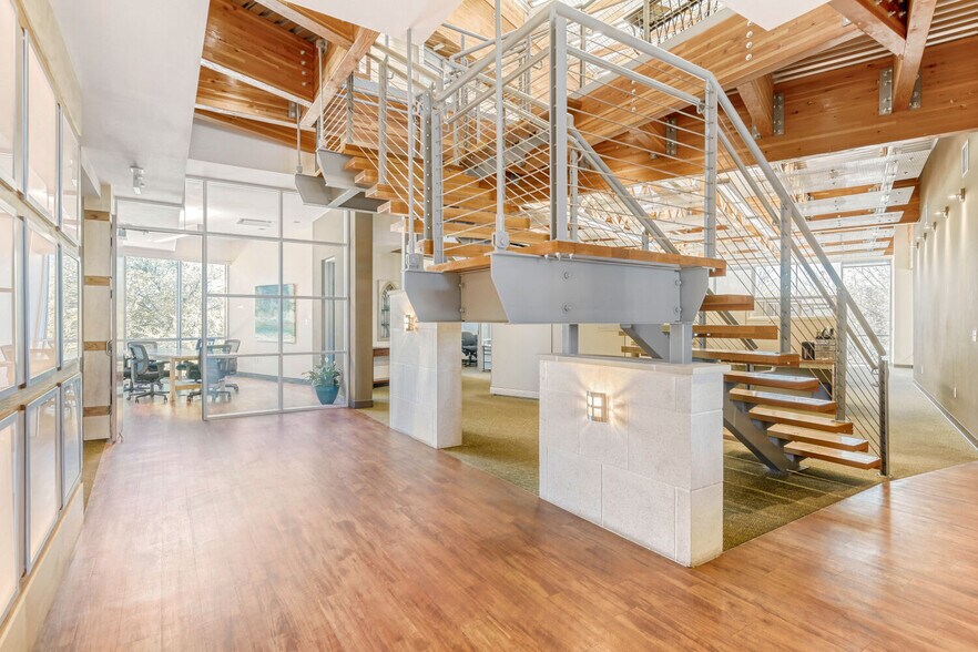 More Photos Of 4910 W Highway 290, Austin Office For Lease