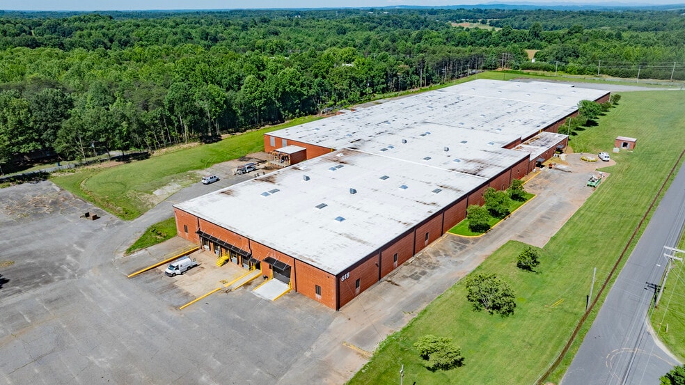 Primary Photo Of 618 W Finger St, Maiden Distribution For Lease