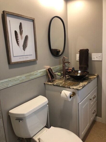 More Photos Of 314 4th St, Riverdale Hotel For Sale