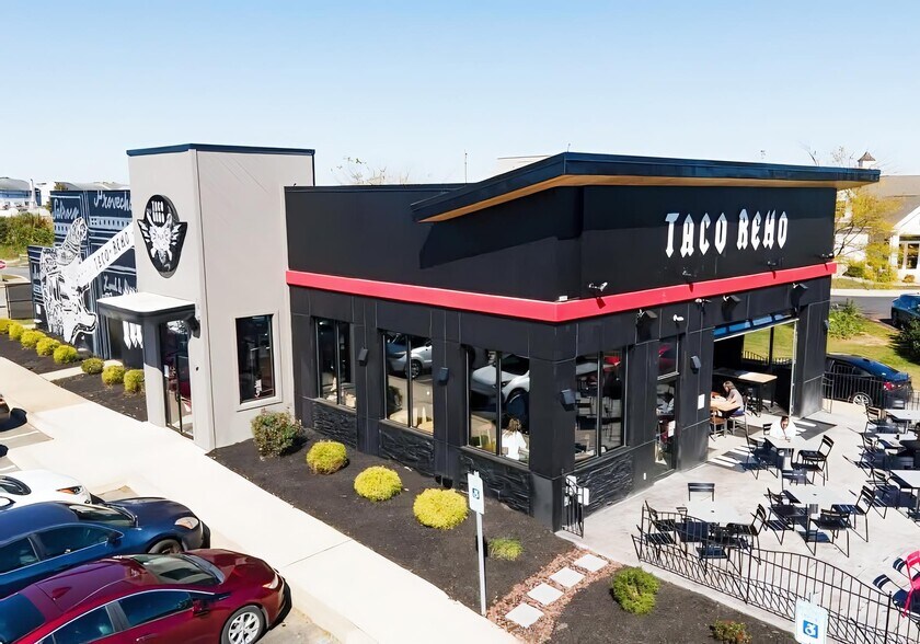 Primary Photo Of 100 Sandhill Dr, Middletown General Retail For Sale