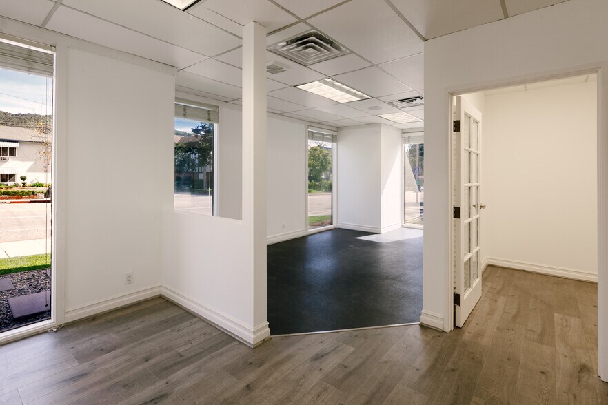 More Photos Of 2505 Canada Blvd, Glendale Office For Lease