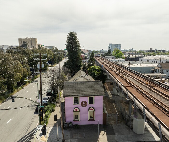 More Photos Of 745 5th St, Oakland General Retail For Sale
