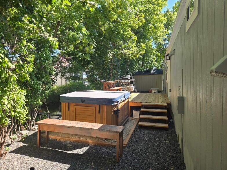 More Photos Of 117-119 E Main St, Middleton Auto Repair For Sale