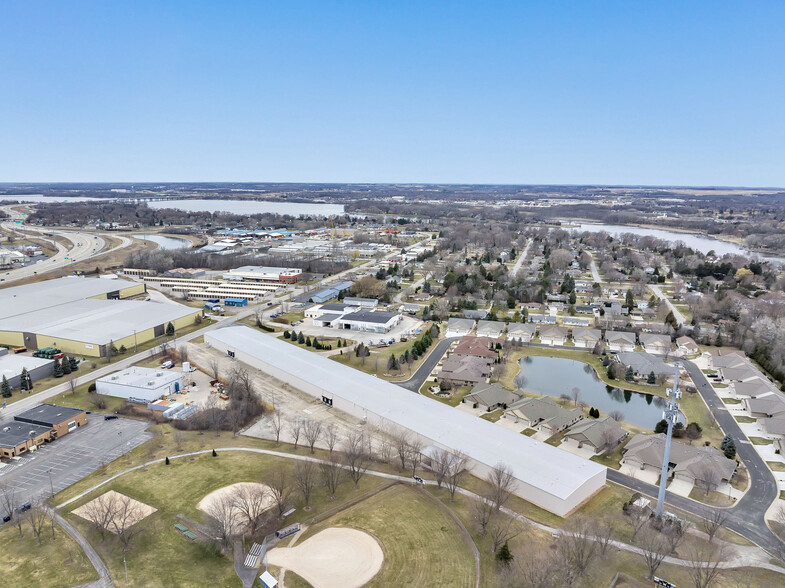 Primary Photo Of 960 Valley Rd, Menasha Manufacturing For Lease