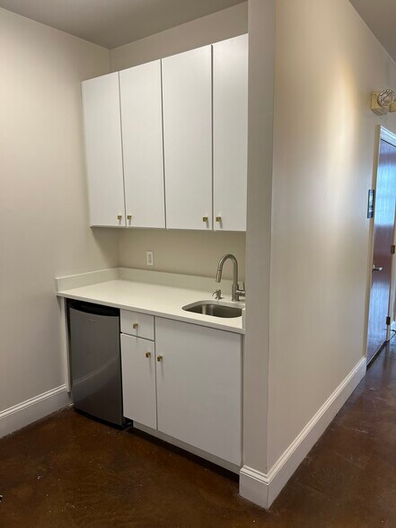 More Photos Of 727 W Hargett St, Raleigh Office Residential For Lease