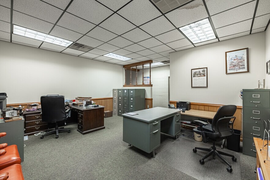 More Photos Of 664 Boulevard, Colonial Heights Office For Sale