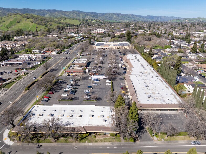 More Photos Of 951-991 Alamo Dr, Vacaville General Retail For Sale
