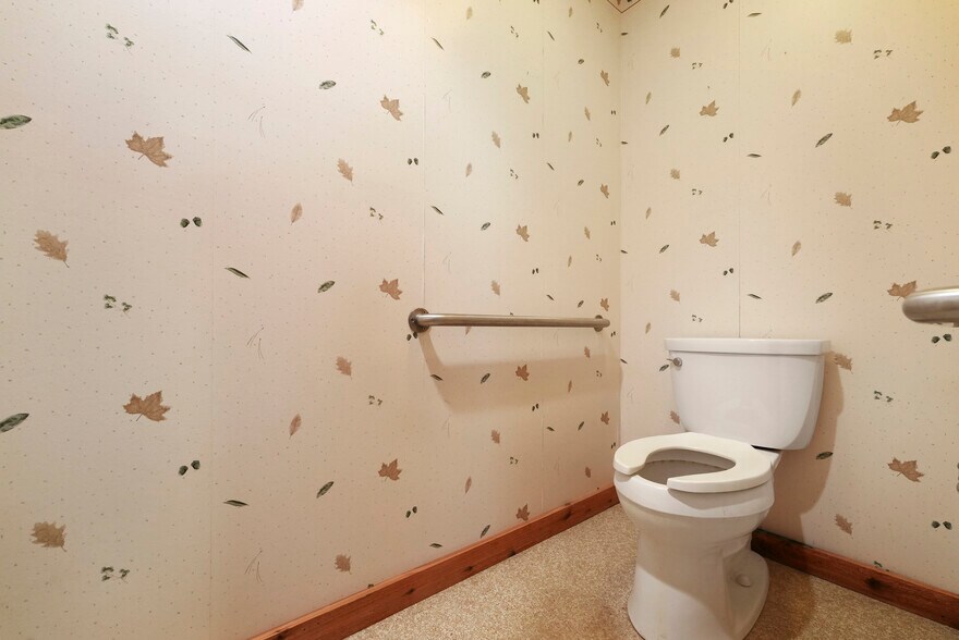 More Photos Of 5955 S Oak St, Glen Arbor Medical For Sale