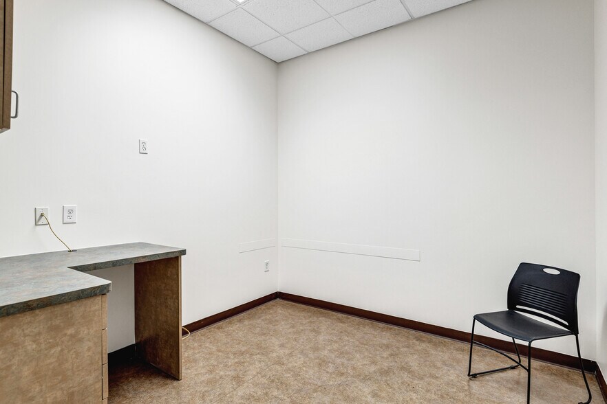 More Photos Of 15405 N 99th Ave, Sun City Medical For Lease