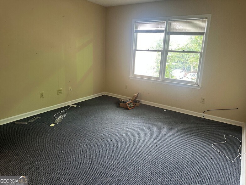 More Photos Of 670 S 8th St, Griffin Medical For Sale