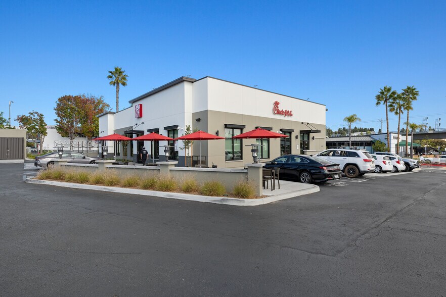 More Photos Of 8657 Villa La Jolla Dr, La Jolla Unknown For Lease