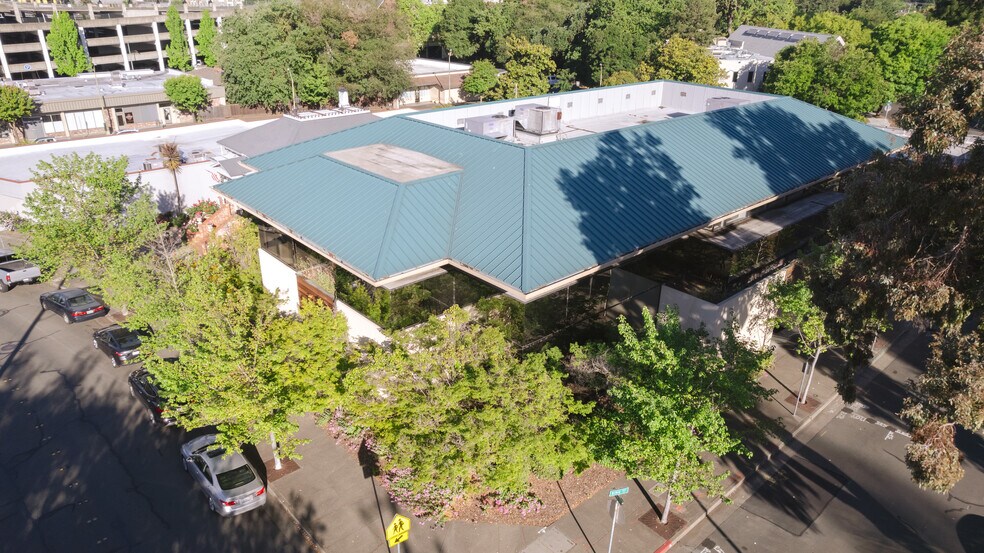 Primary Photo Of 815 5th St, Santa Rosa Office For Lease