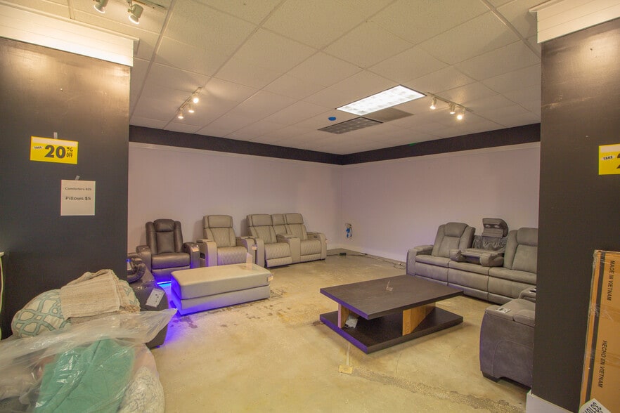 More Photos Of 17 Hickory St, Arcadia Storefront Retail Office For Sale