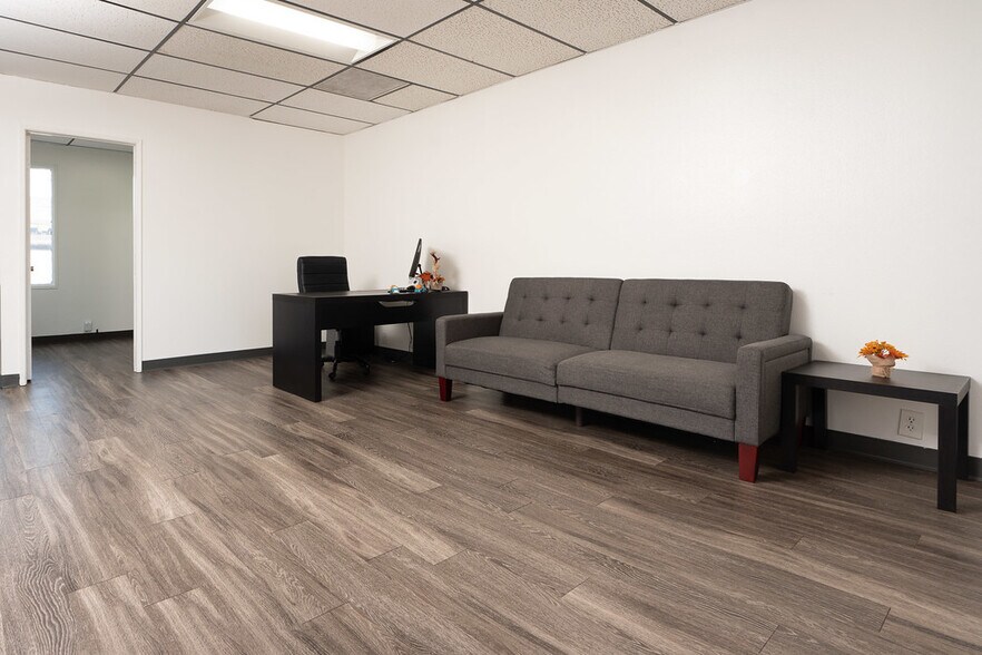 More Photos Of 4650 Border Village Rd, San Ysidro Office For Lease