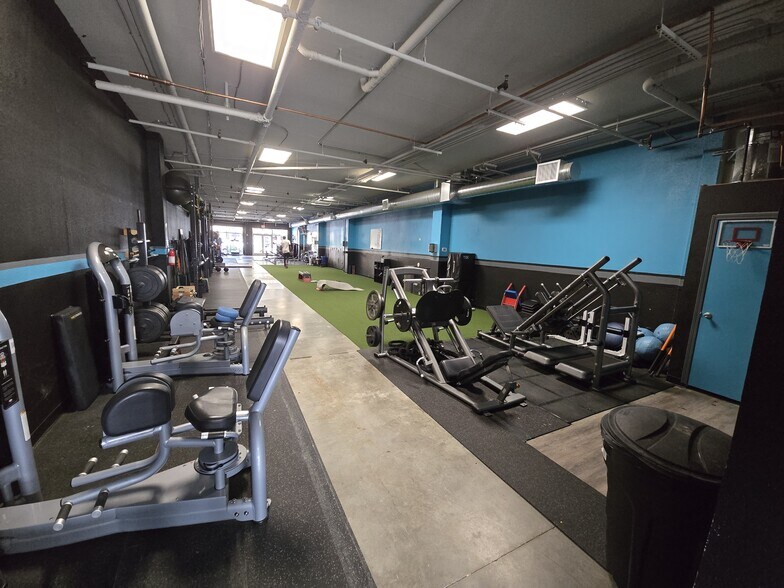 More Photos Of 7433 Monterey St, Gilroy Storefront Retail Residential For Lease