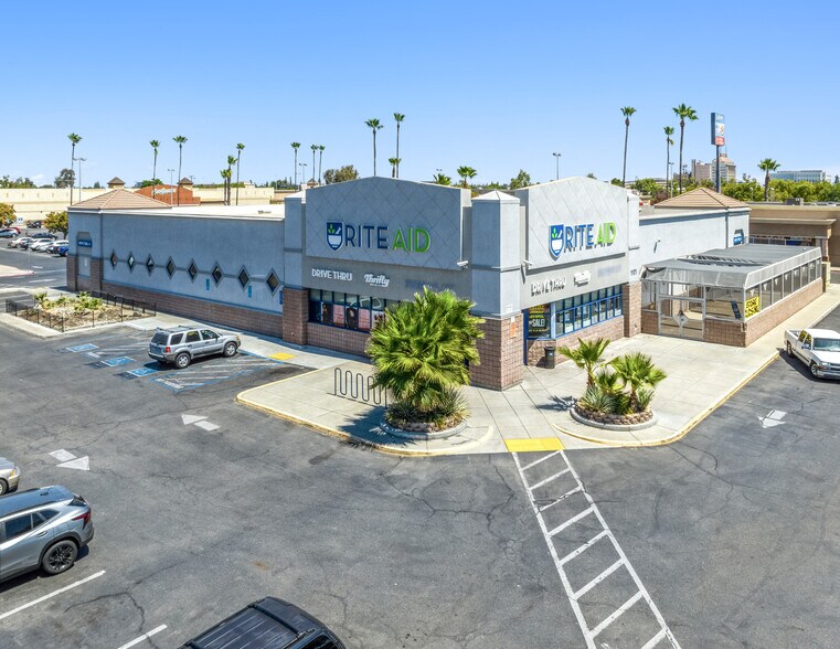 Primary Photo Of 1101 Fresno St, Fresno Drugstore For Lease
