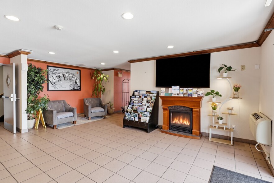 More Photos Of 7680 Niagara Falls Blvd, Niagara Falls Hotel For Sale