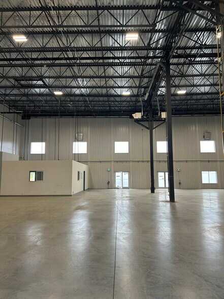 More Photos Of 379B Corduroy Rd, Ottawa Warehouse For Lease