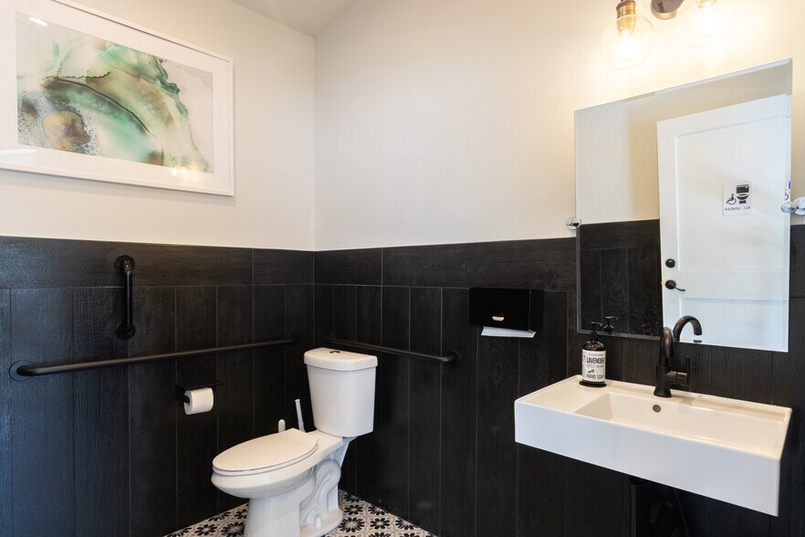 More Photos Of 9645-9655 SW Beaverton Hillsdale Hwy, Beaverton Medical For Sale