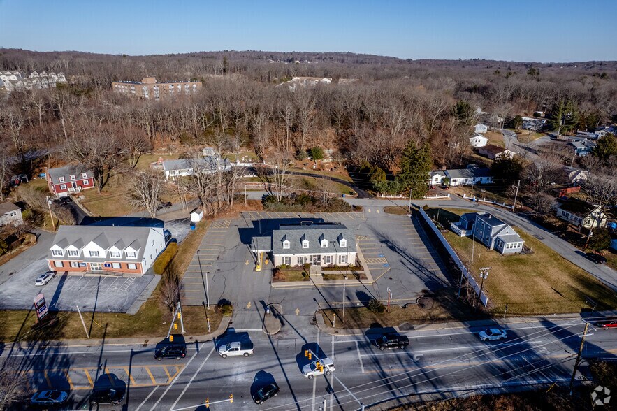 More Photos Of 1975 Mendon Rd, Cumberland Bank For Lease