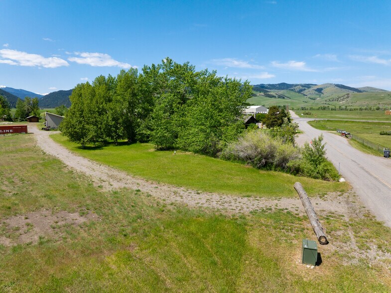 More Photos Of 70 Williams Rd E, Gallatin Gateway Flex For Sale