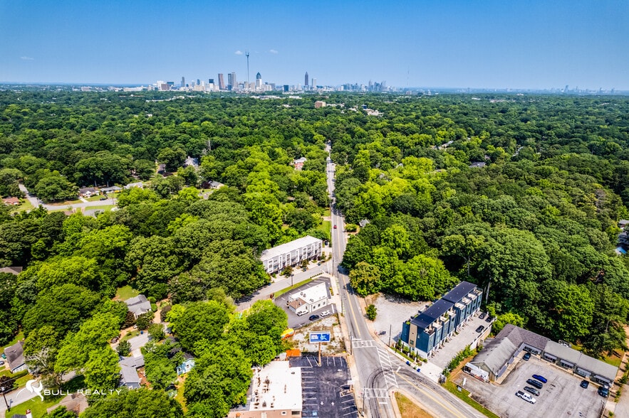 More Photos Of 845 Flat Shoals Ave SE, Atlanta Freestanding For Lease