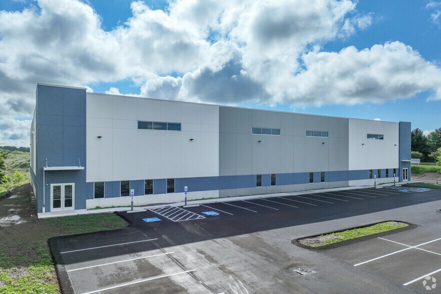 More Photos Of 233 Northpointe blvd, Freeport Light Manufacturing For Lease