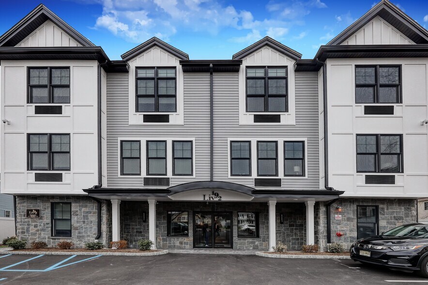 Primary Photo Of 192 Livingston St, Northvale Freestanding For Lease