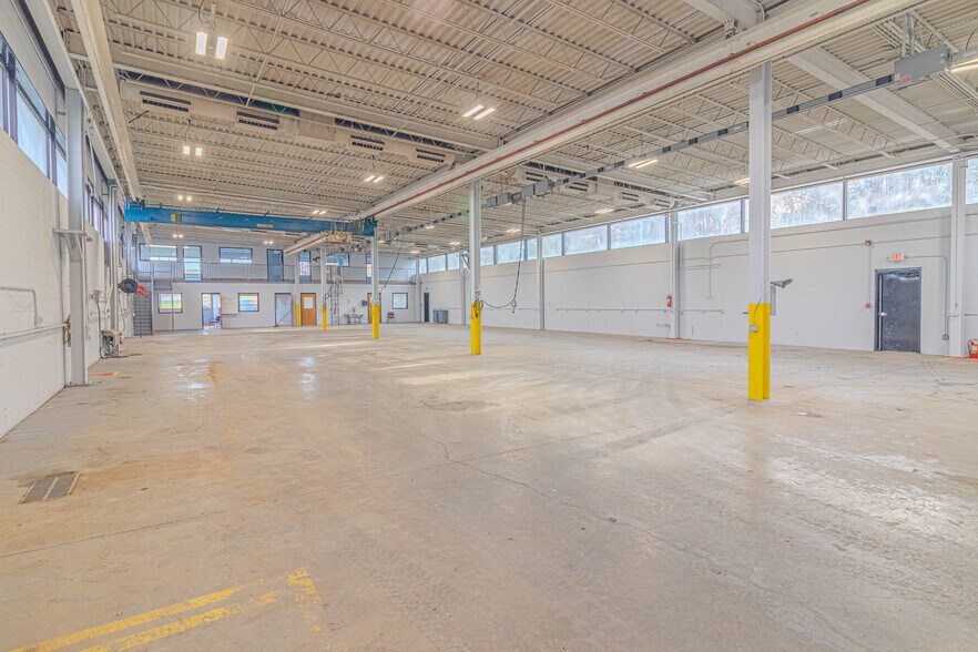 More Photos Of 87 Carpenter Dr, Annville Warehouse For Lease
