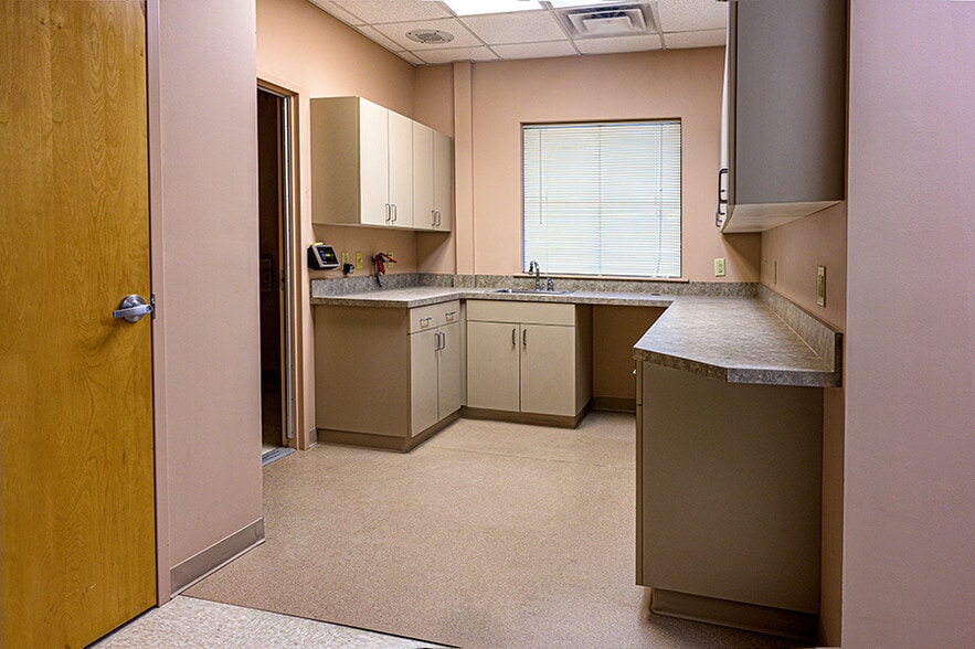 More Photos Of 2349 SW Danville Rd, Decatur Medical For Lease