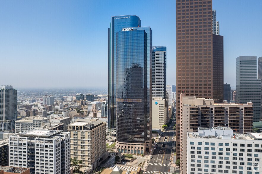 More Photos Of 300 S Grand Ave, Los Angeles Office For Lease