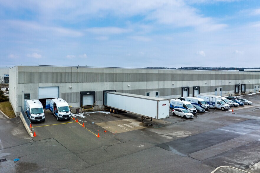 More Photos Of 8695 Escarpment Way, Milton Warehouse For Lease