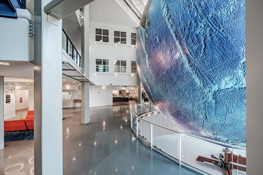 More Photos Of 2 Delorme Dr, Yarmouth Flex For Sale