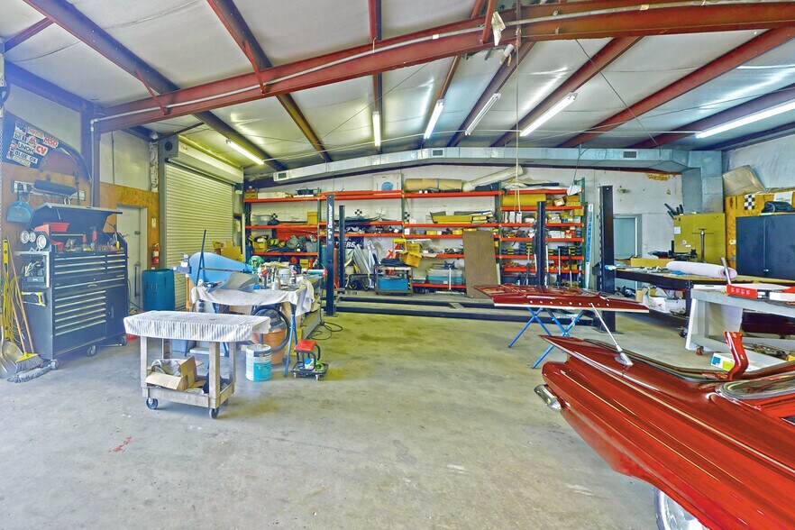 More Photos Of 21262 US Highway 59, New Caney Manufacturing For Sale