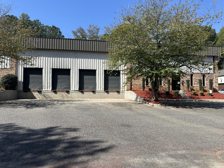 More Photos Of 3575 Trotter Dr, Alpharetta Warehouse For Lease