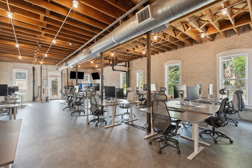 More Photos Of 702 San Antonio St, Austin Loft Creative Space For Lease