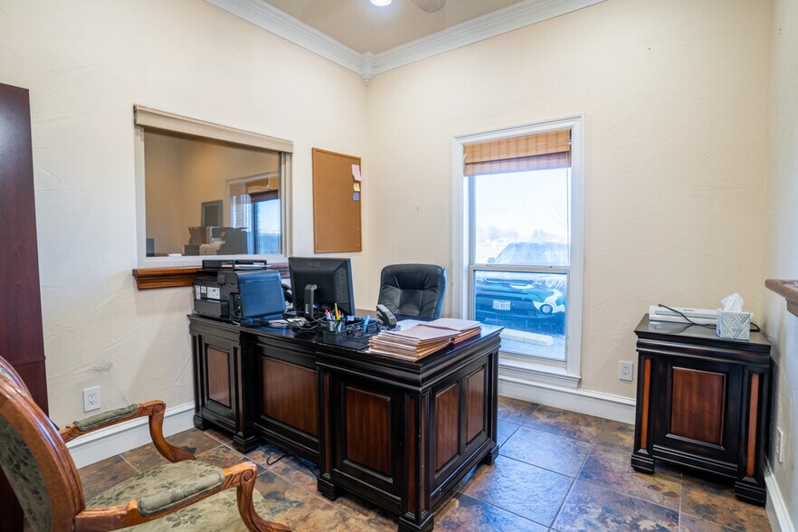 More Photos Of 8475 County Road 156, Kaufman Office For Sale