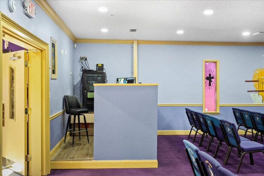 More Photos Of 1434 Oakhurst Ave, Jacksonville Religious Facility For Sale