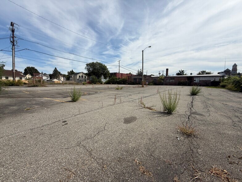 More Photos Of 23 Grand St, Kingston Office For Sale