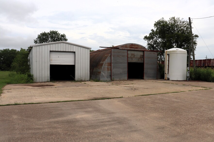 Primary Photo Of 86 FM 770, Liberty Warehouse For Sale