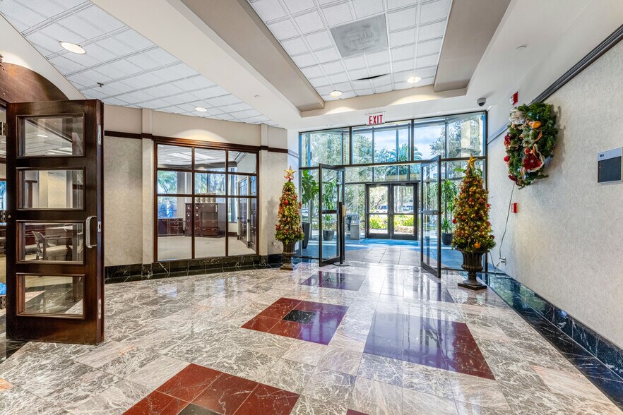 More Photos Of 18501 Murdock Cir, Port Charlotte Medical For Lease